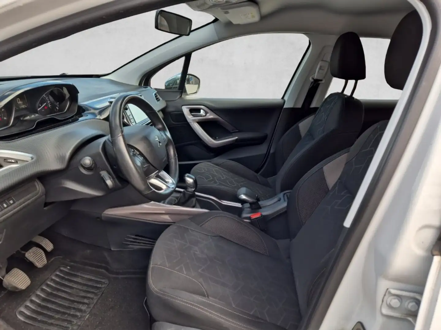 Vehicle image, number 9