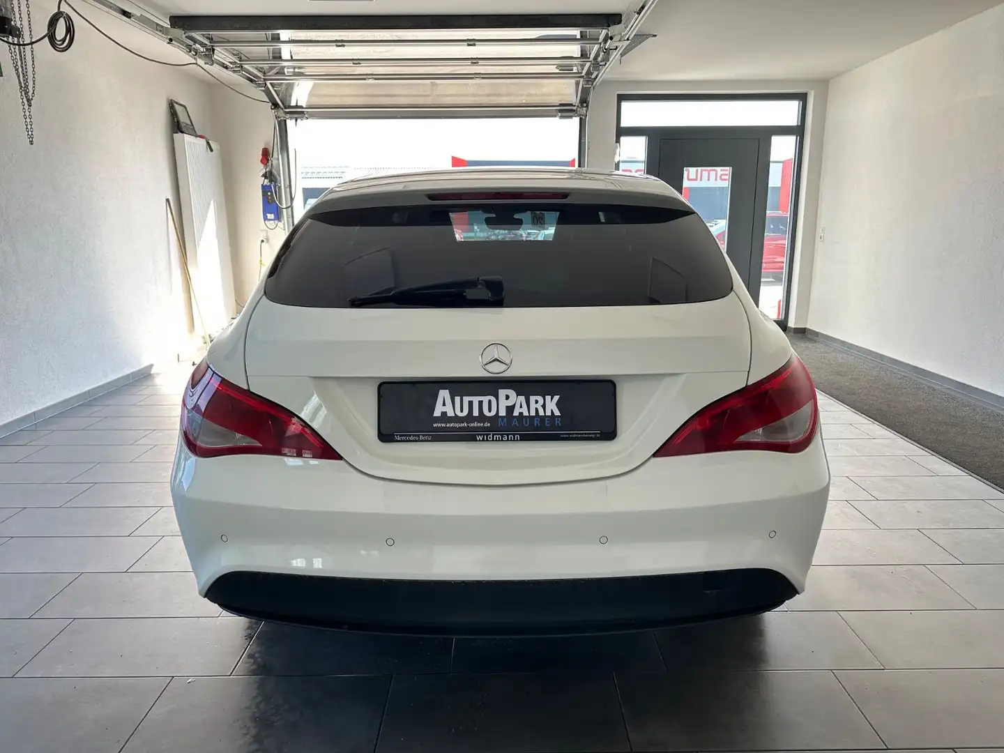 Vehicle image, number 6