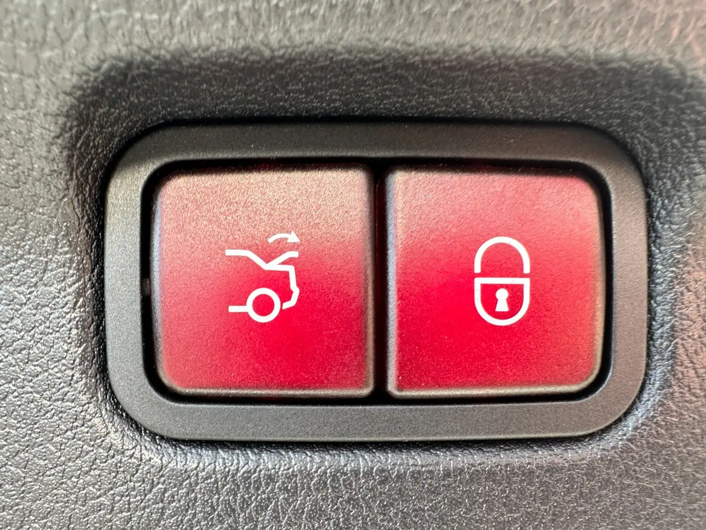Vehicle image, number 9