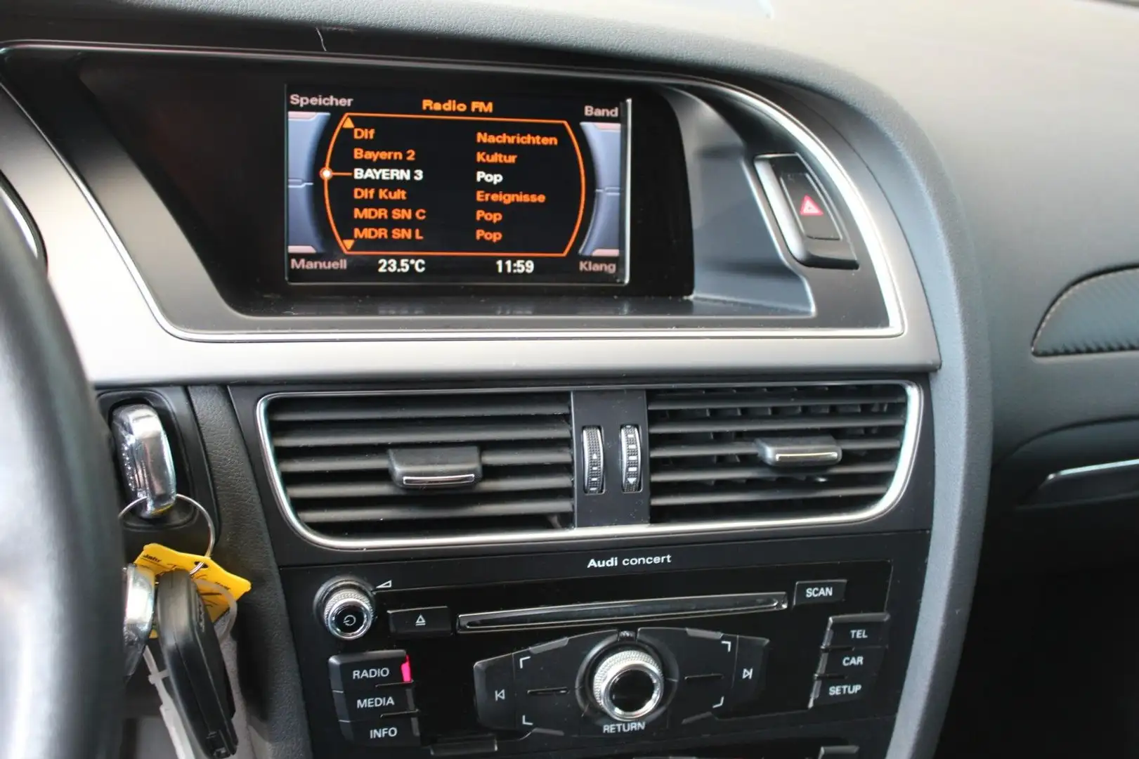 Vehicle image, number 9