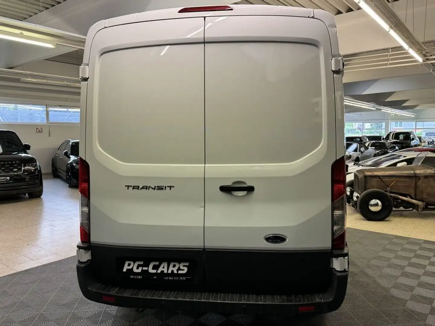 Vehicle image, number 14