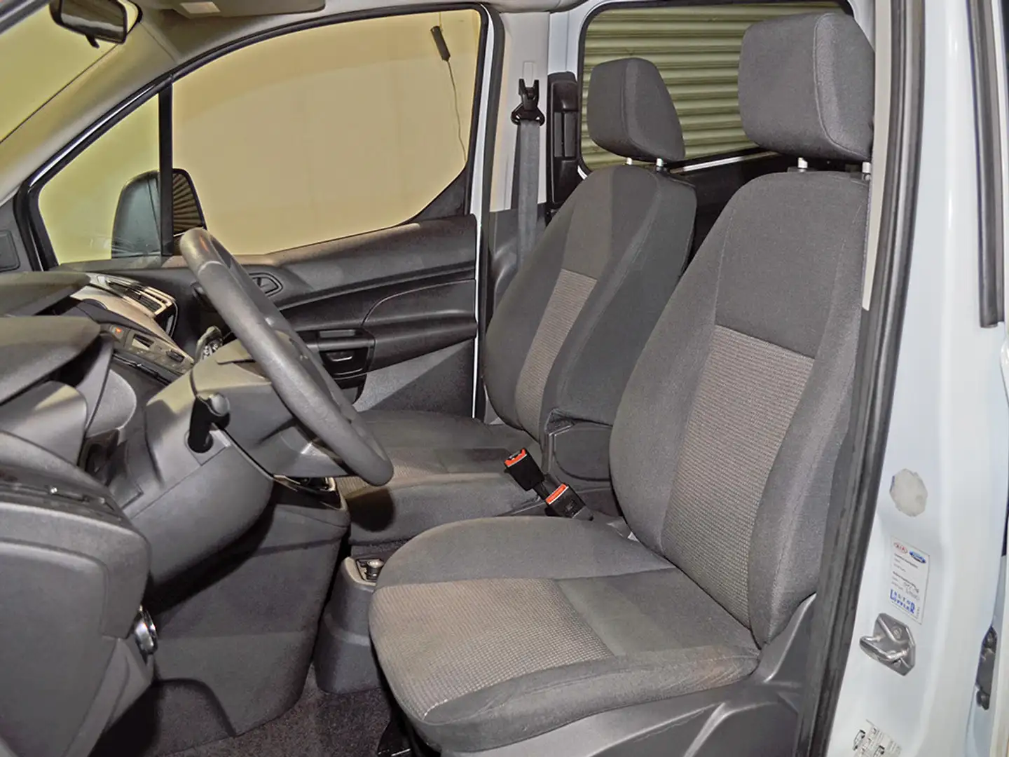 Vehicle image, number 12