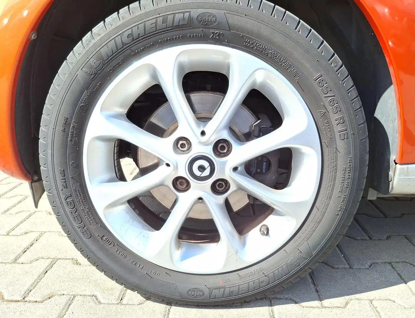 Vehicle image, number 8