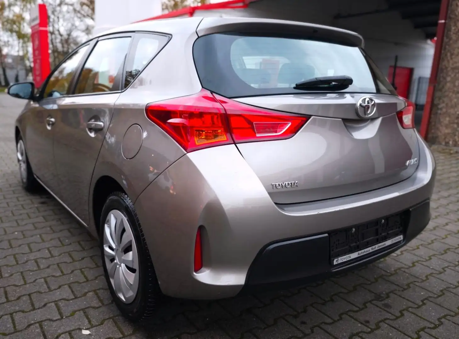 Vehicle image, number 7