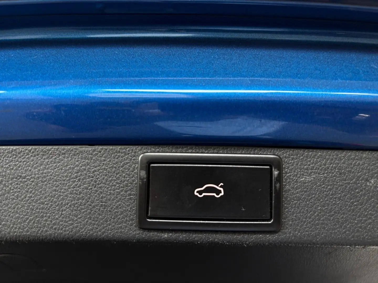 Vehicle image, number 14