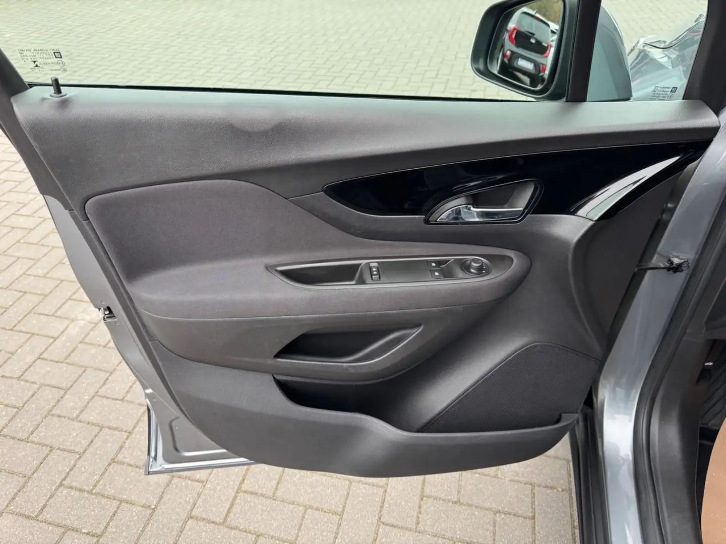 Vehicle image, number 8