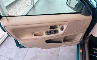 Vehicle image thumbnail, number 8