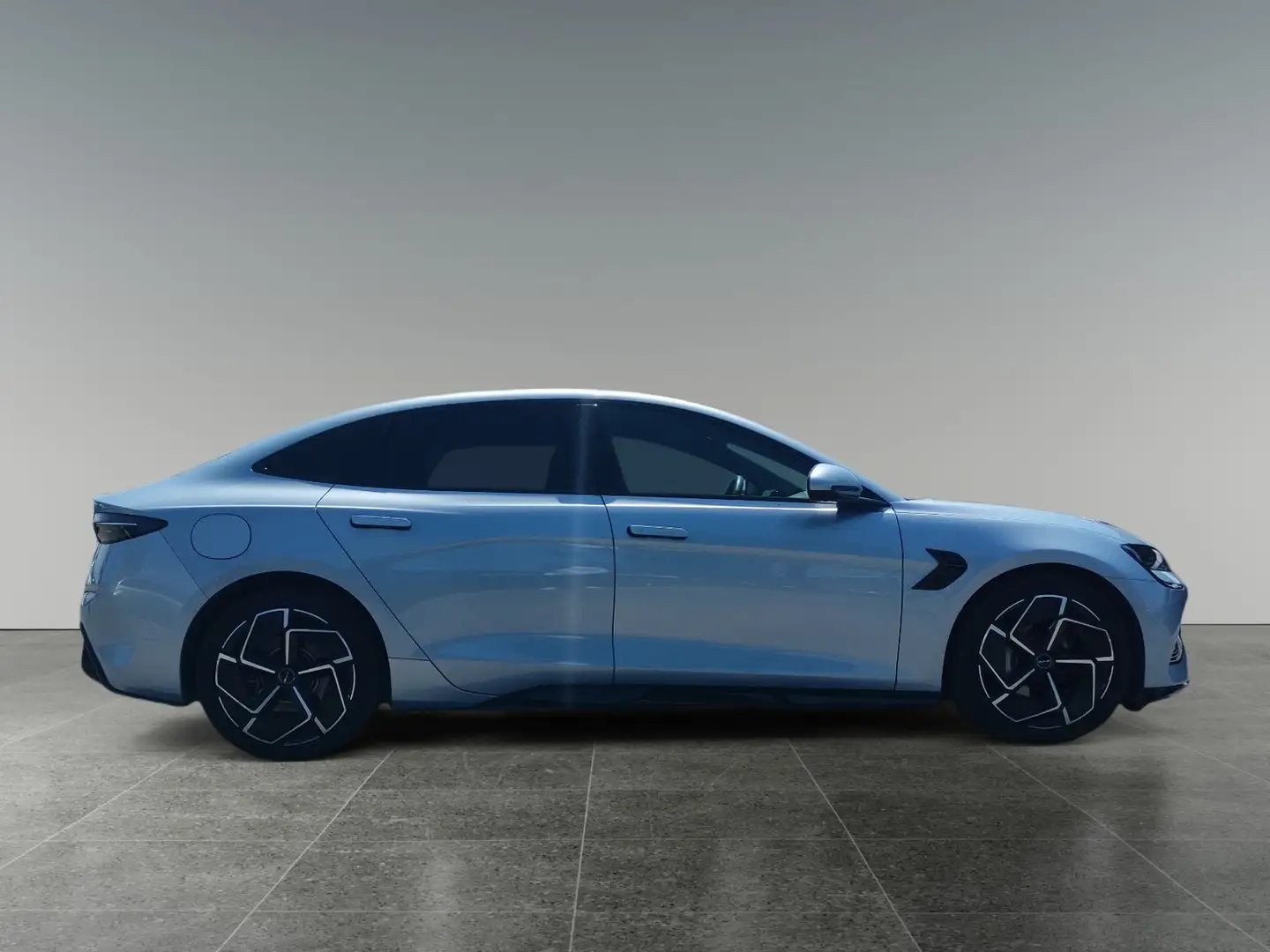 Vehicle image, number 6