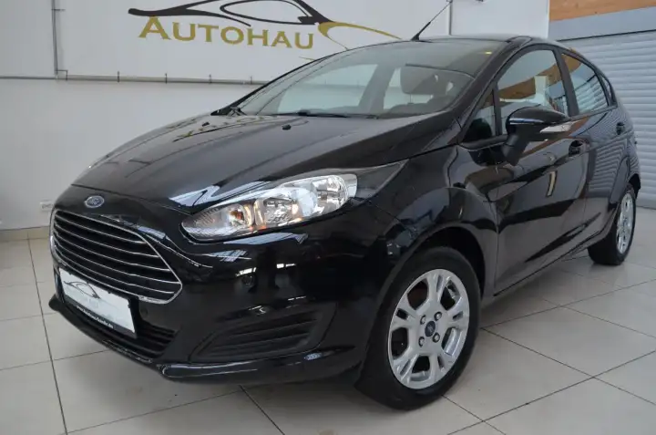 Additional image of the vehicle