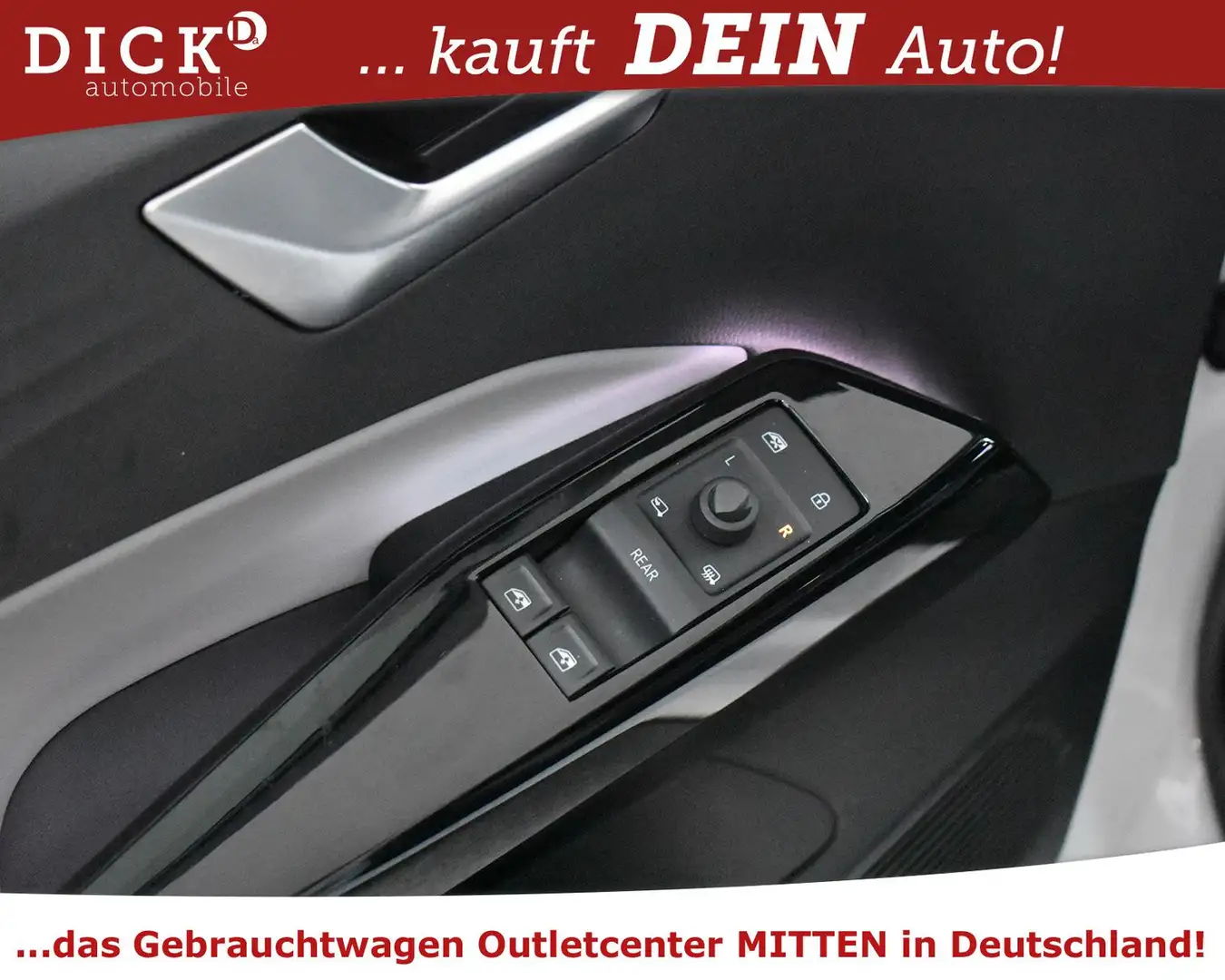 Vehicle image, number 16