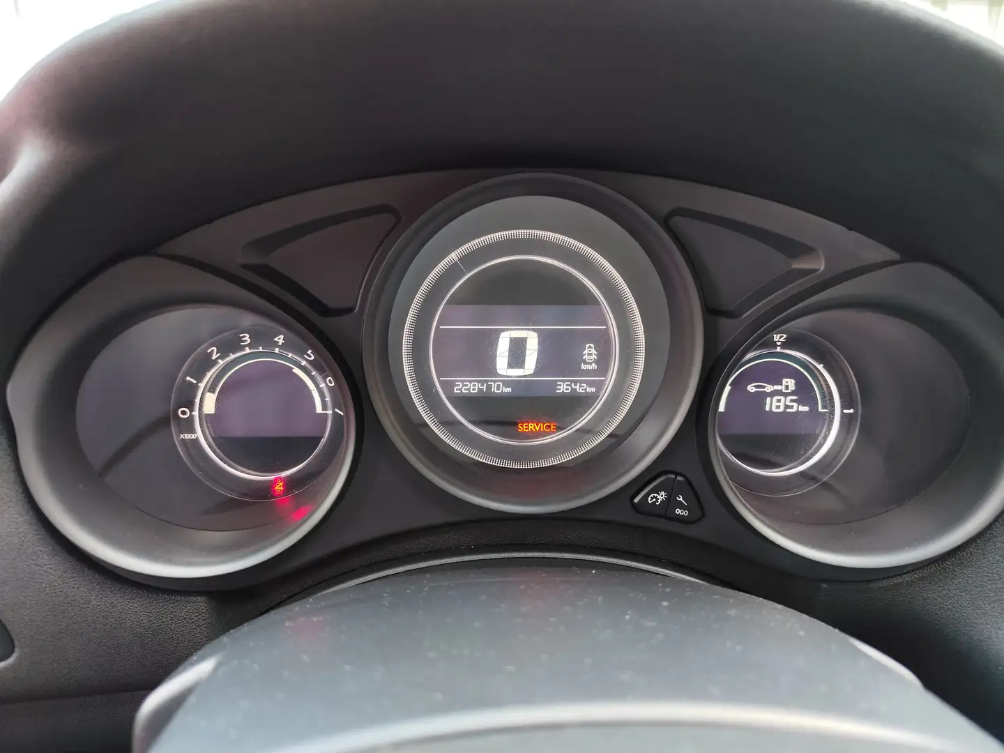 Vehicle image, number 14