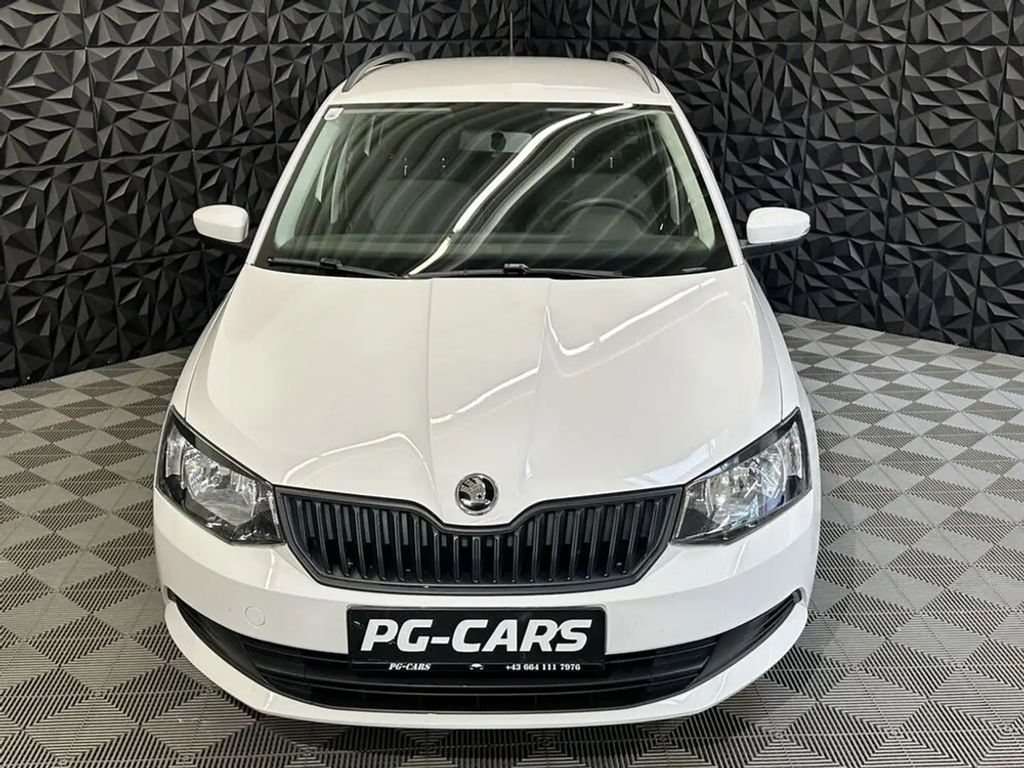 Vehicle image, number 4