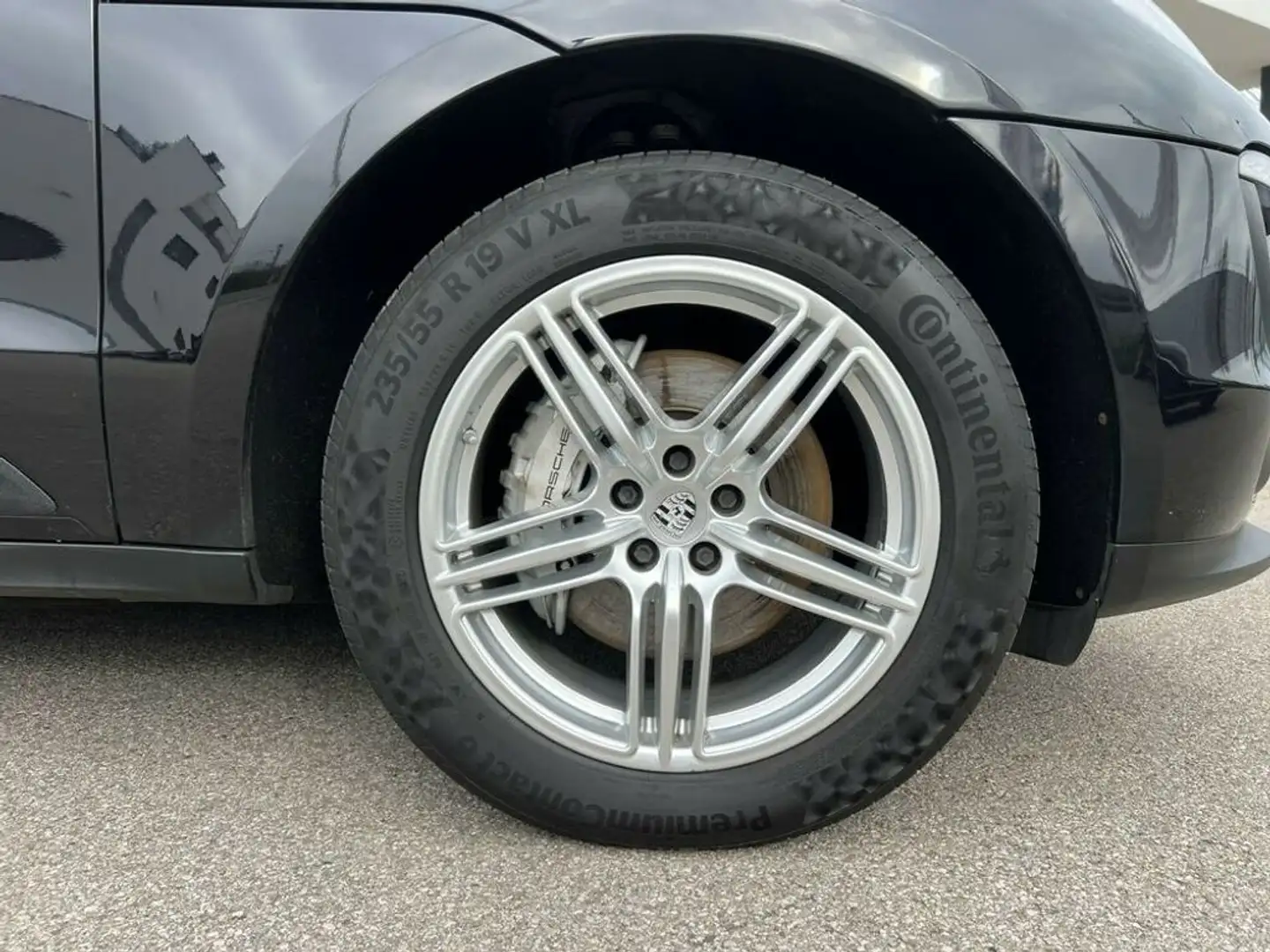 Vehicle image, number 4