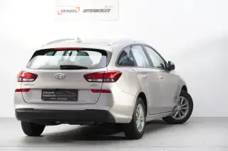 Vehicle image thumbnail, number 4