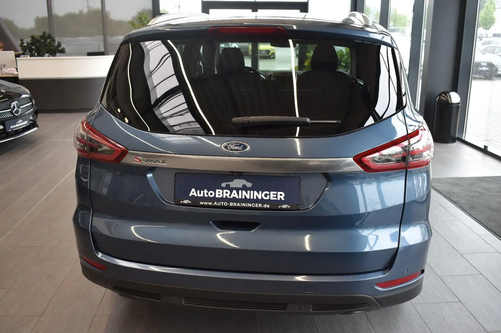 Vehicle image, number 6