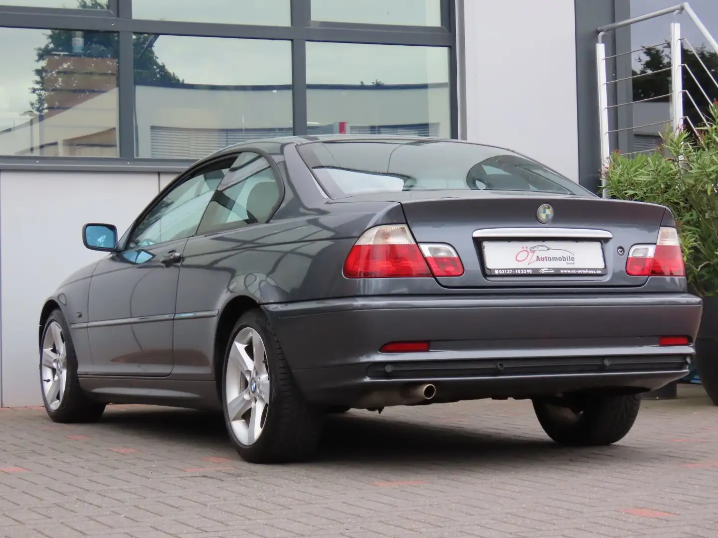 Vehicle image, number 5