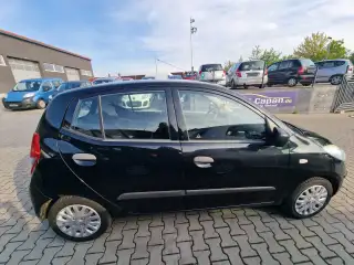 Vehicle image thumbnail, number 4