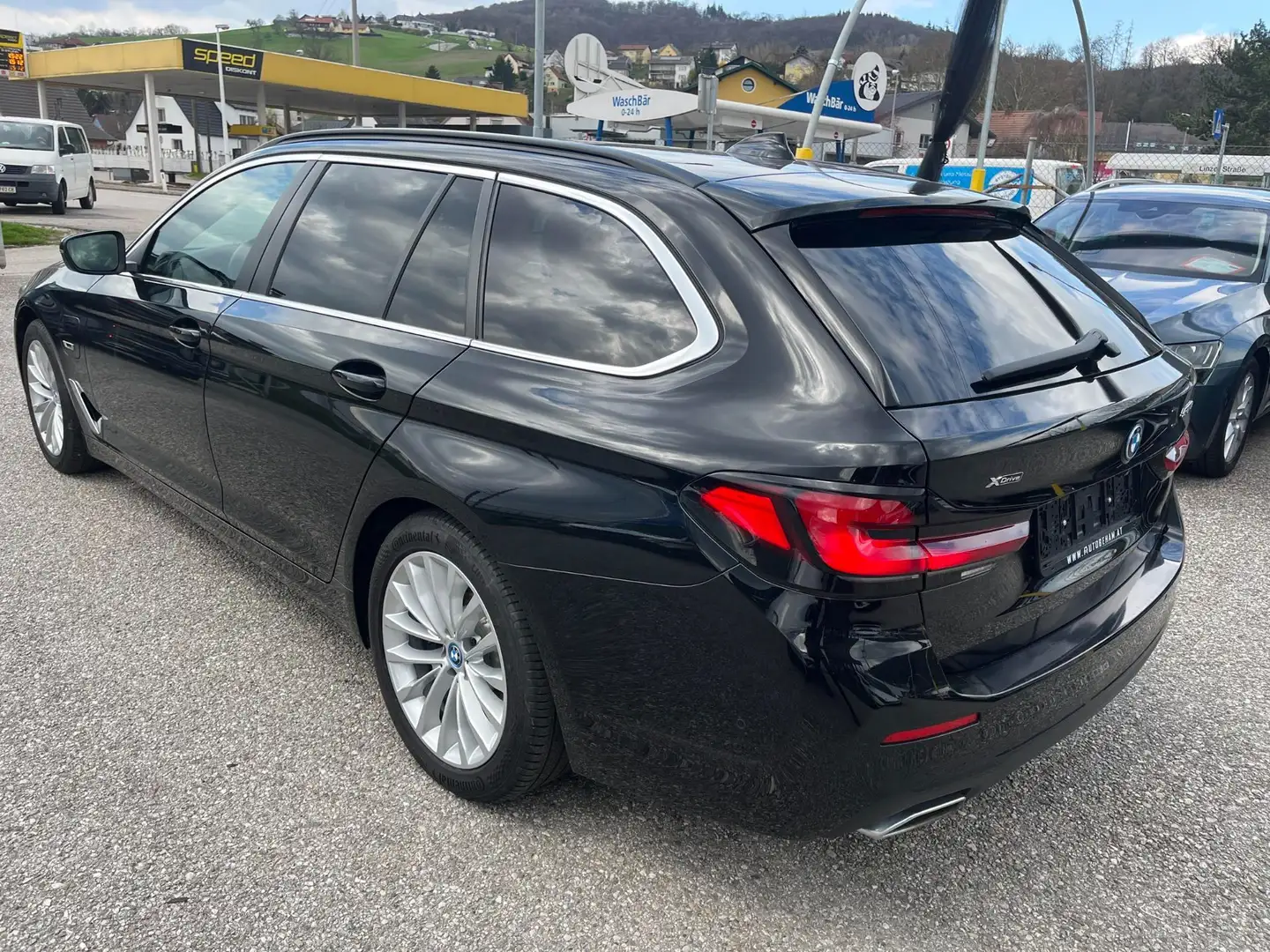 Vehicle image, number 8