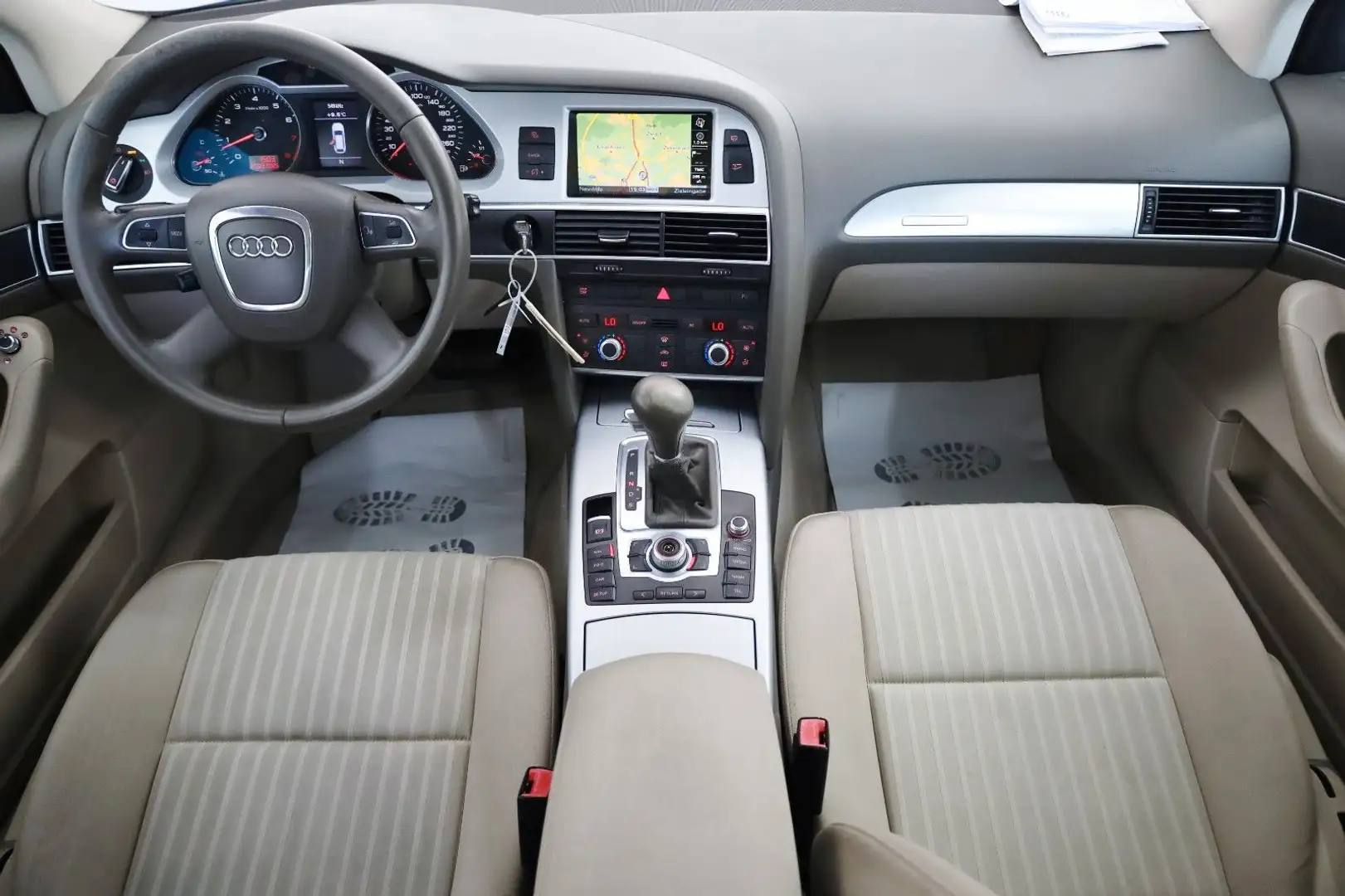 Vehicle image, number 4