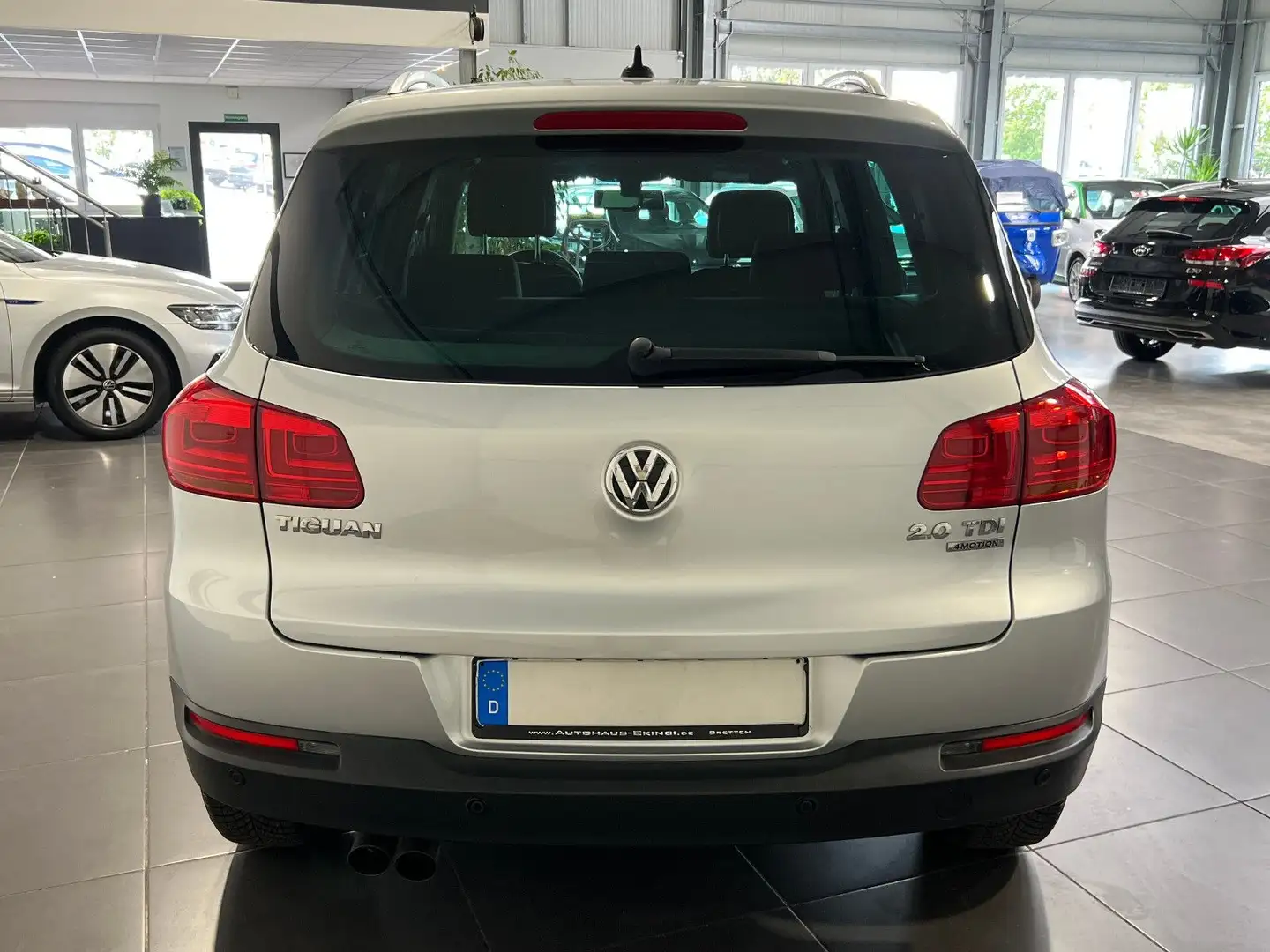 Vehicle image, number 8