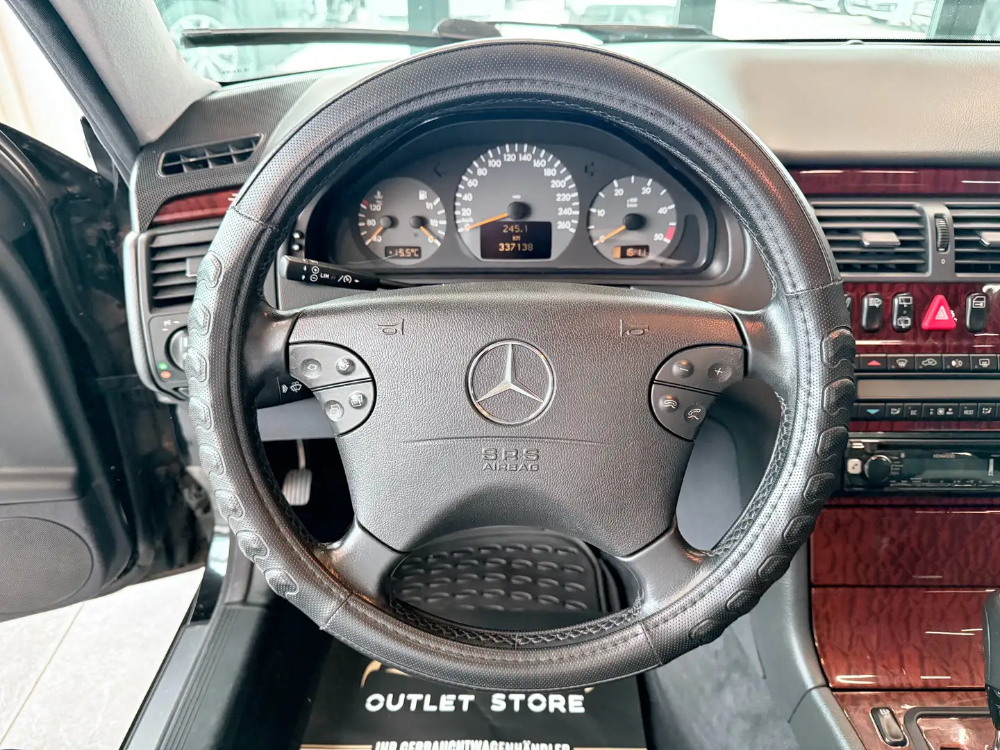 Vehicle image, number 14