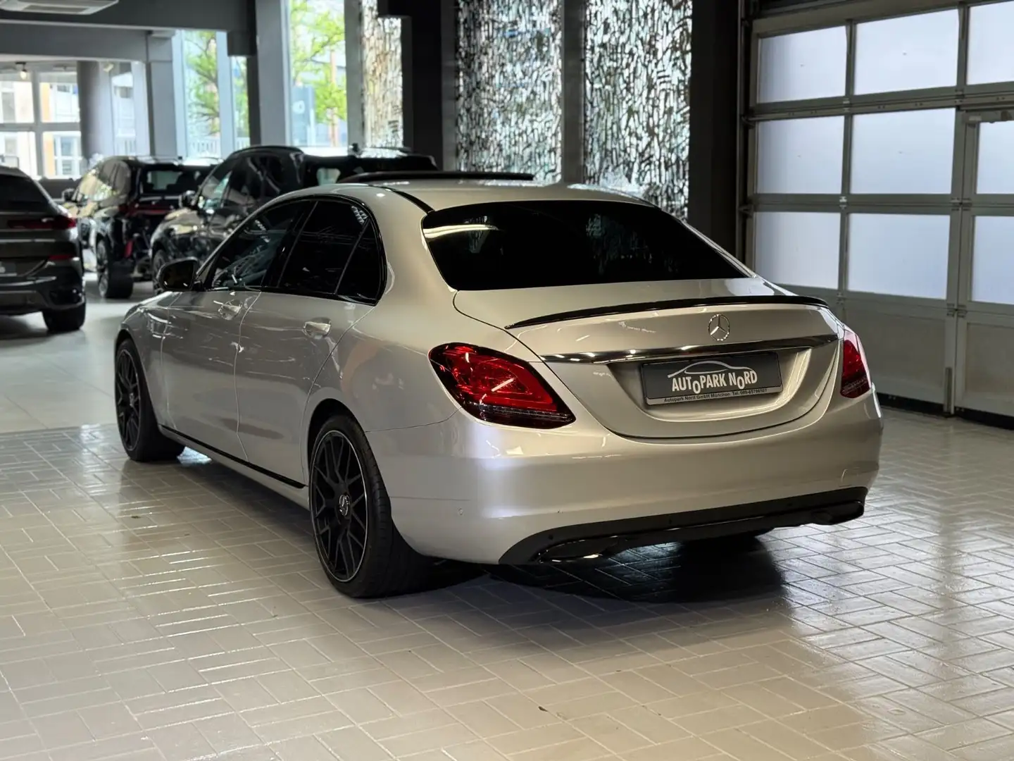 Vehicle image, number 5