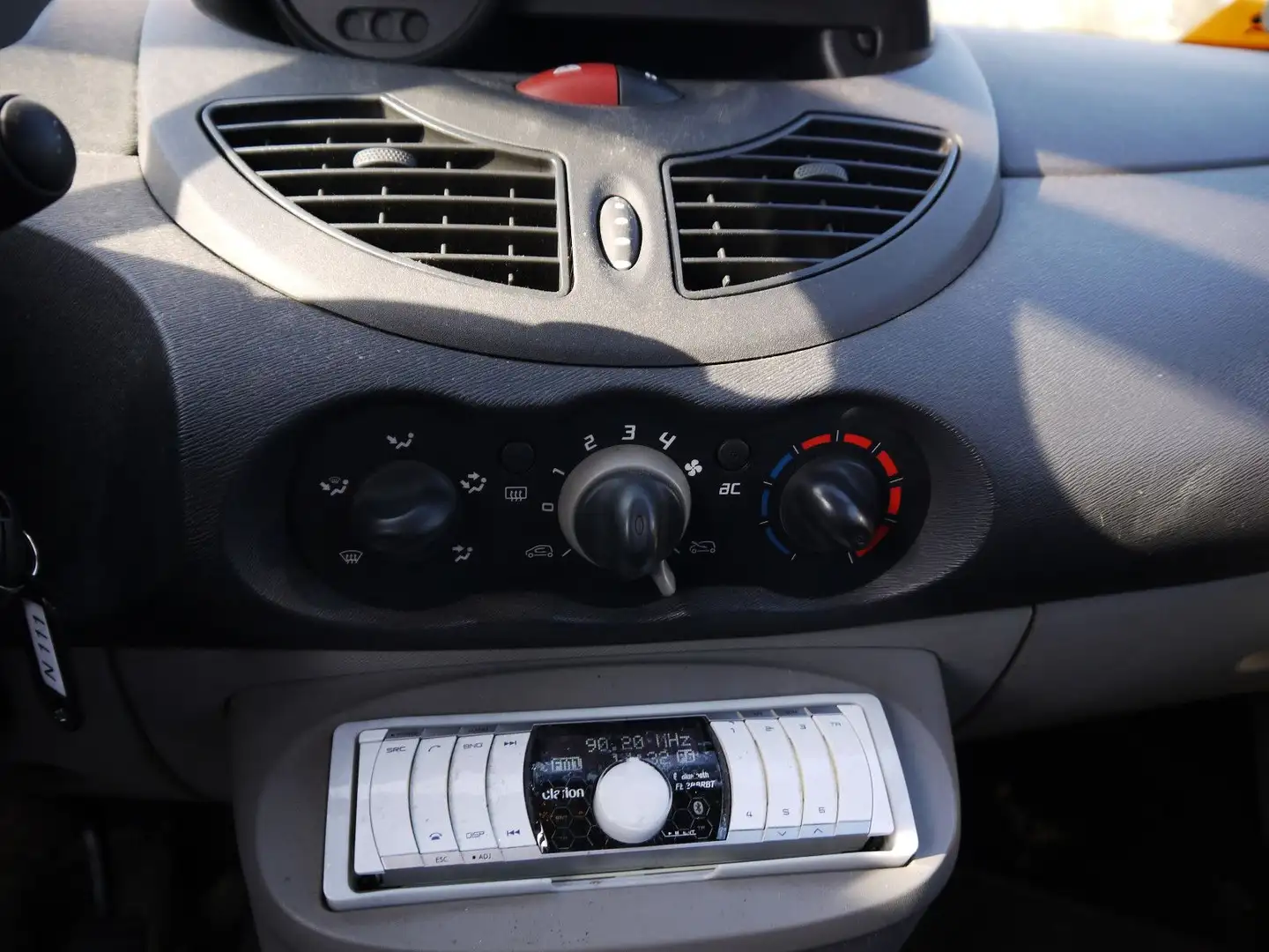 Vehicle image, number 8