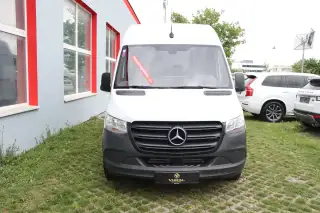 Vehicle image thumbnail, number 4