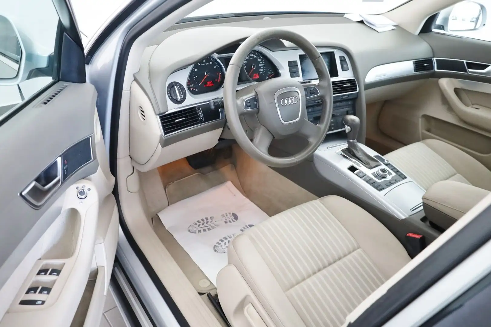 Vehicle image, number 9
