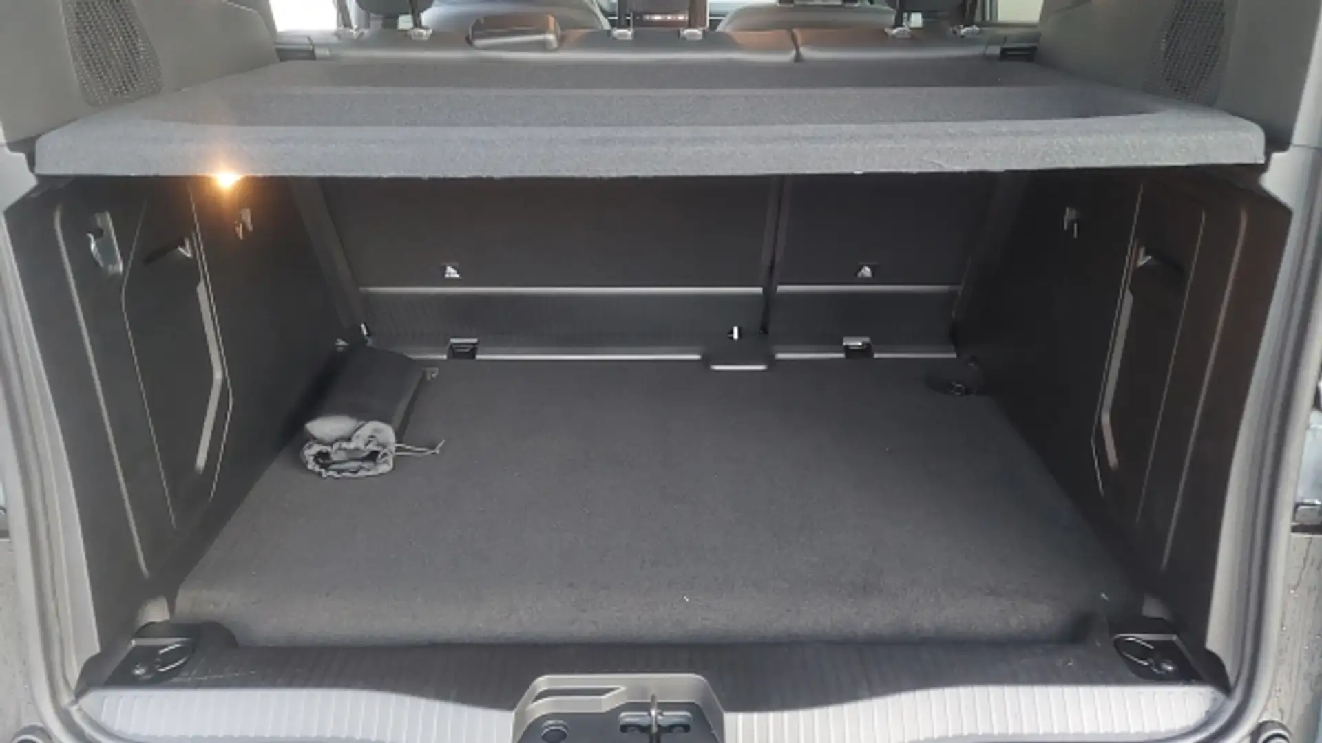 Vehicle image, number 9