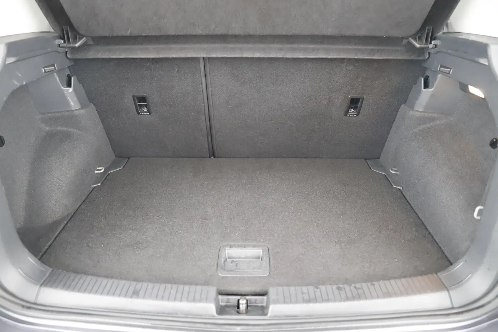 Vehicle image, number 6