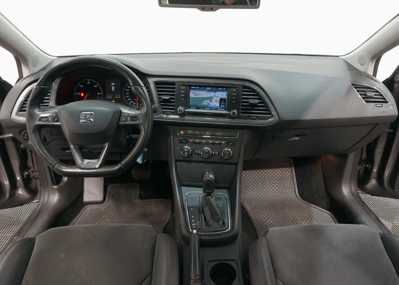Vehicle image, number 8