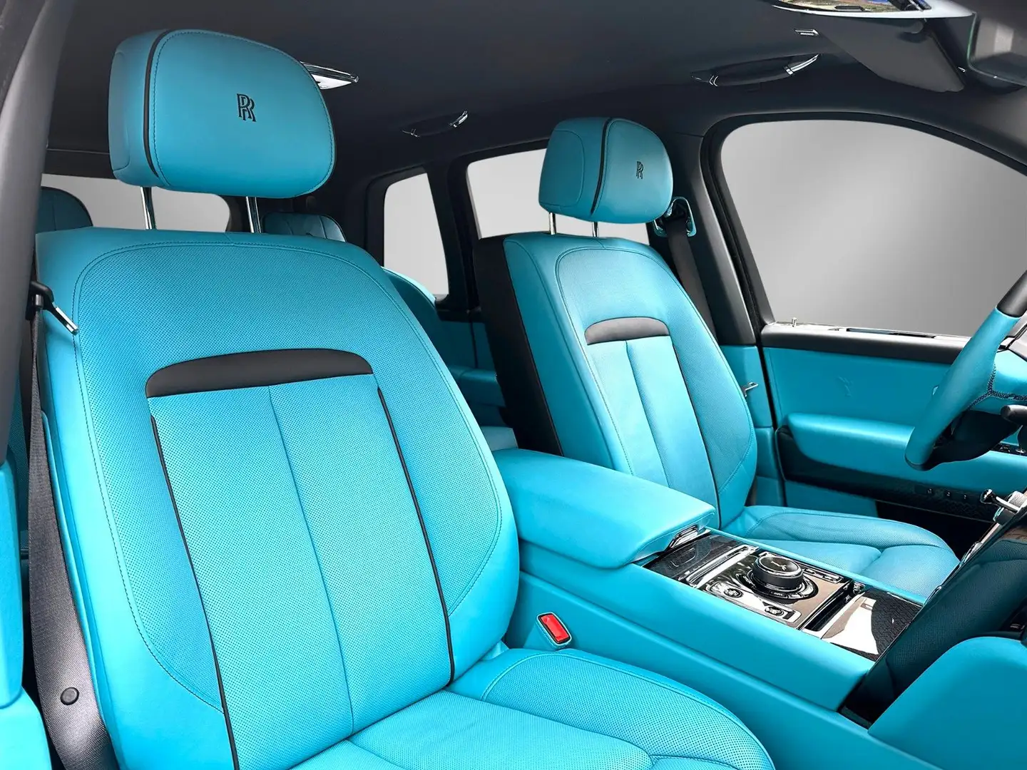 Vehicle image, number 12