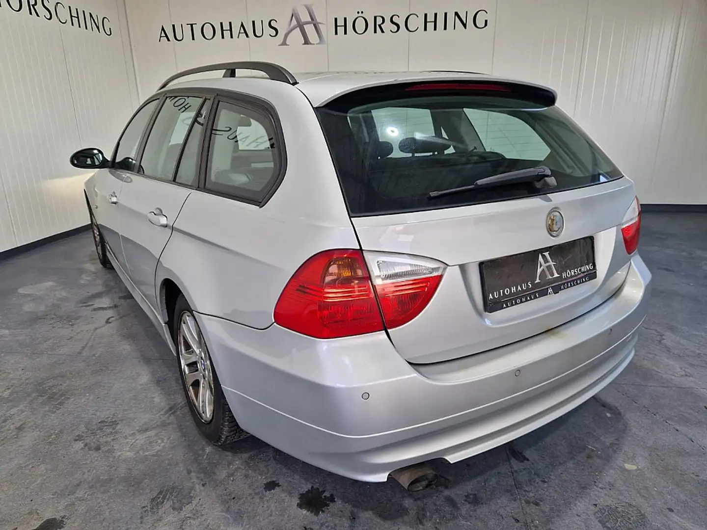 Vehicle image, number 6