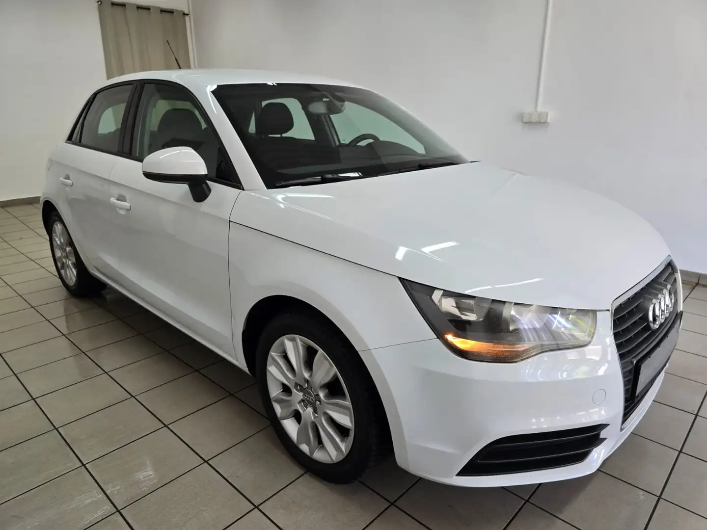 Vehicle image, number 4