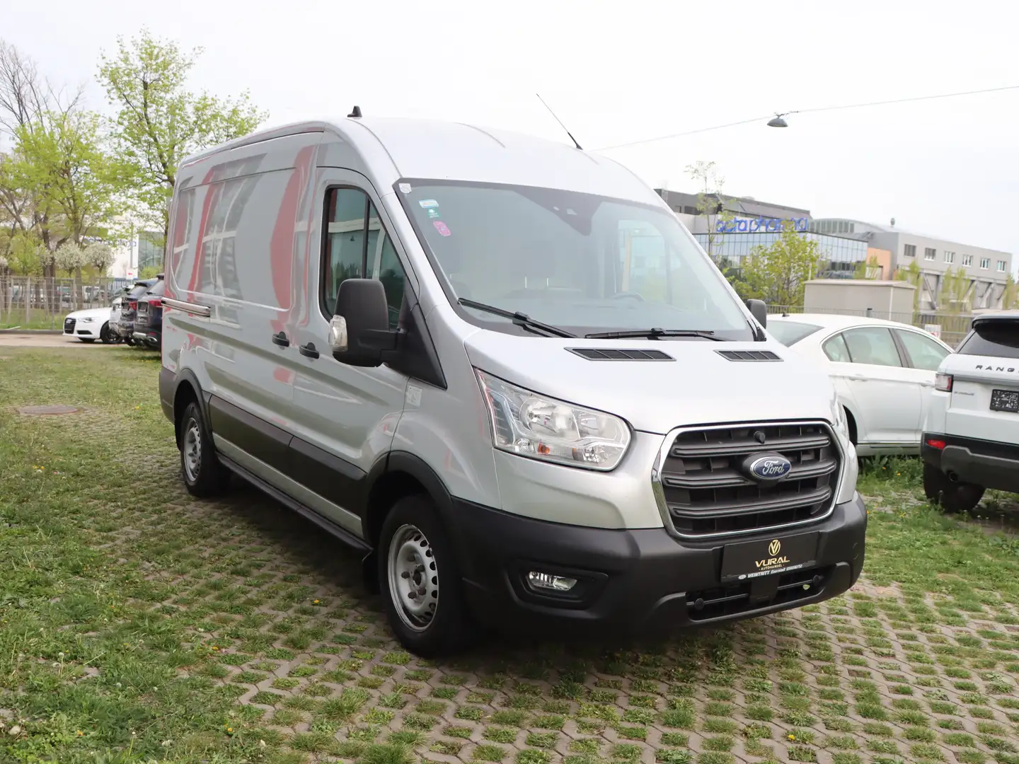 Vehicle image, number 4