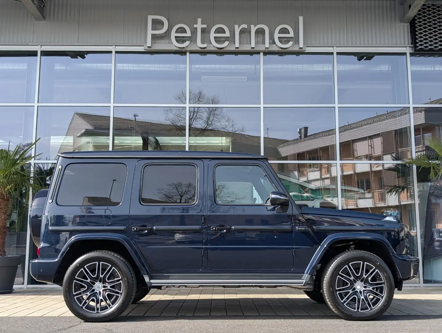 Vehicle image, number 6
