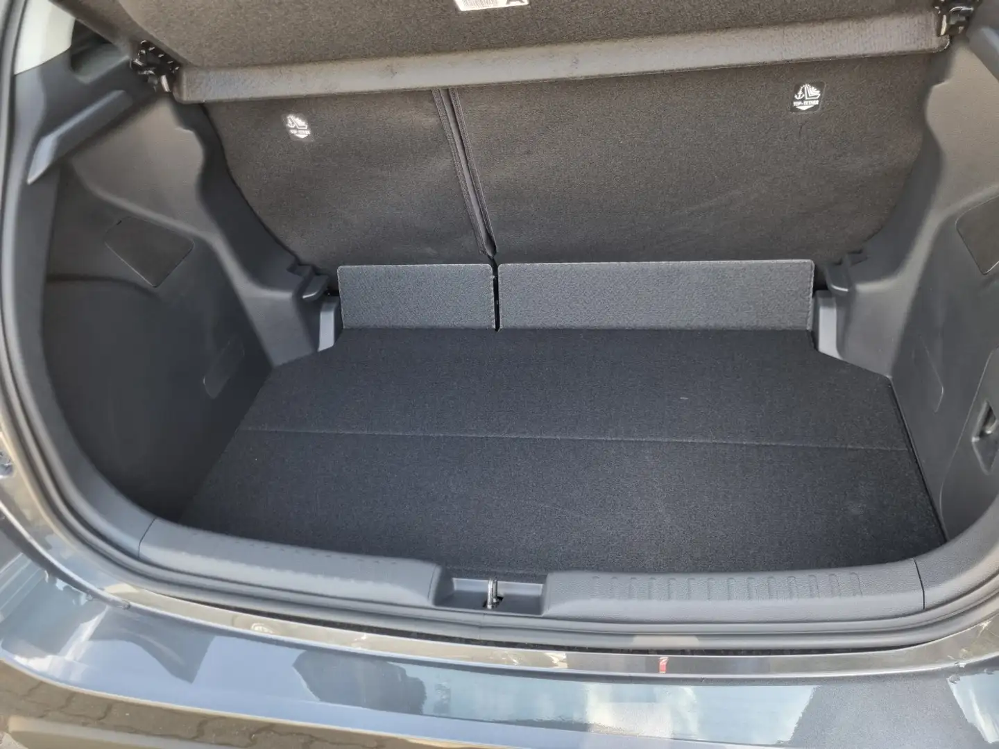 Vehicle image, number 9