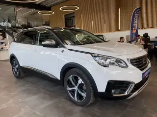 Vehicle image thumbnail, number 3