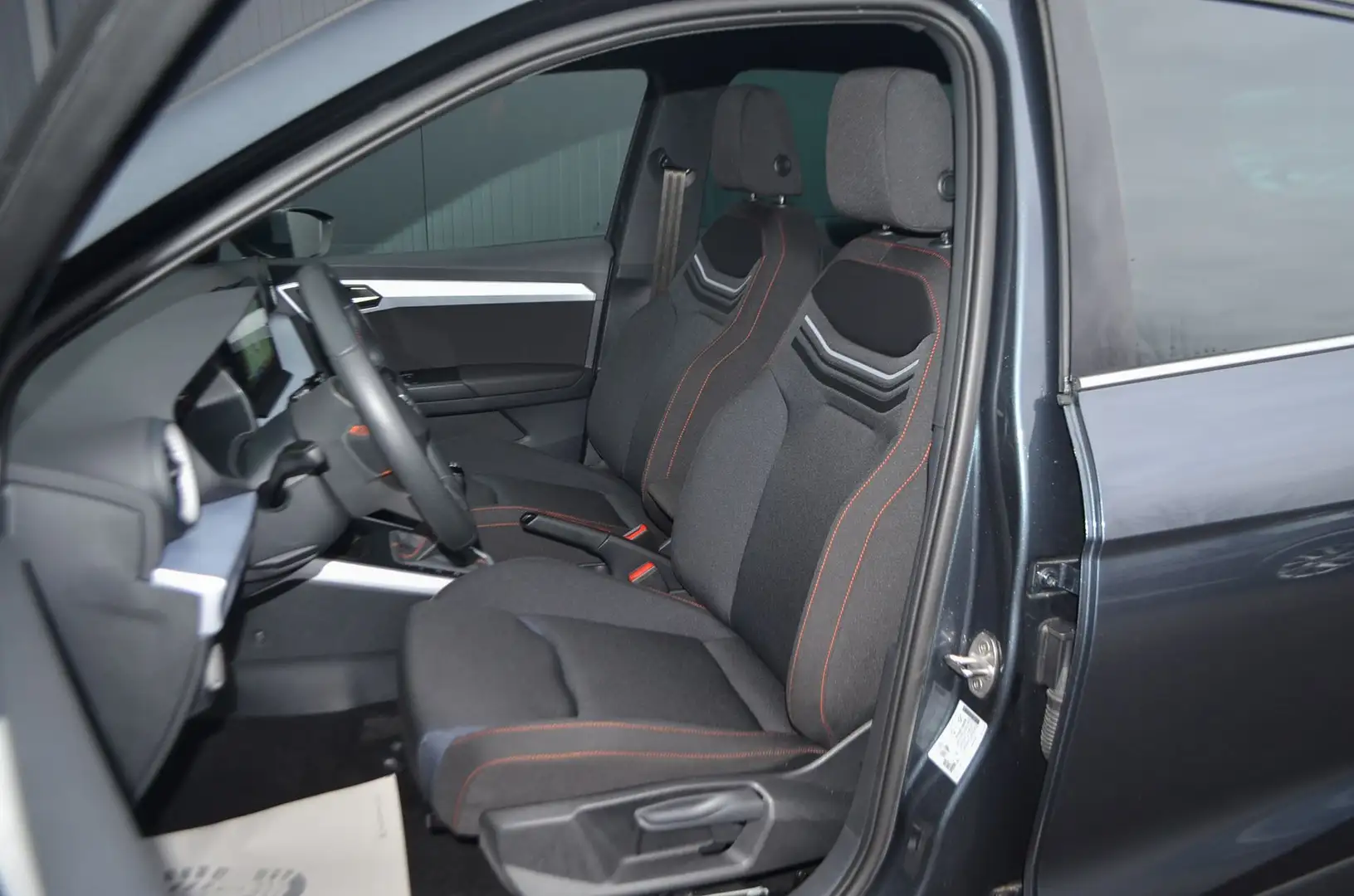 Vehicle image, number 8