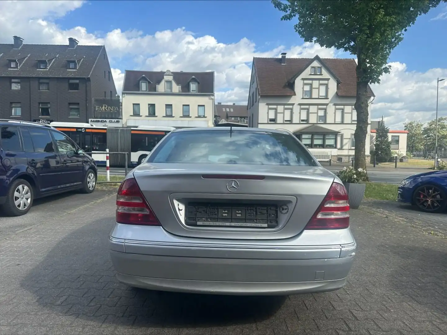 Vehicle image, number 4