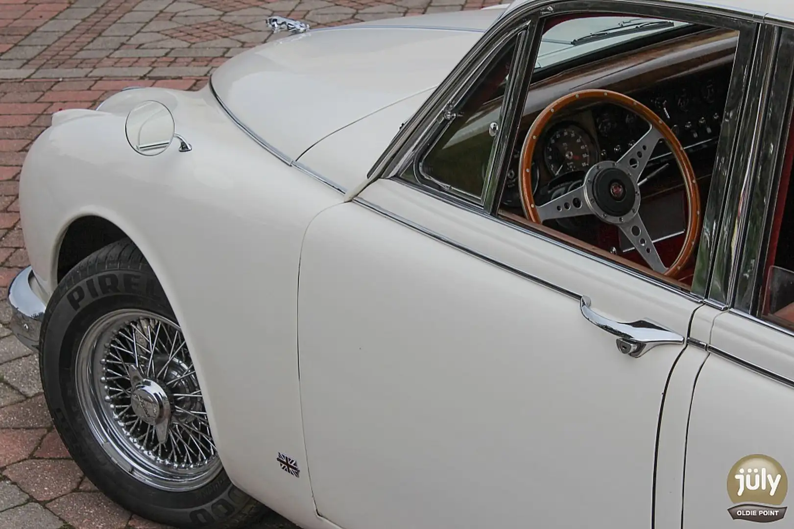 Vehicle image, number 7