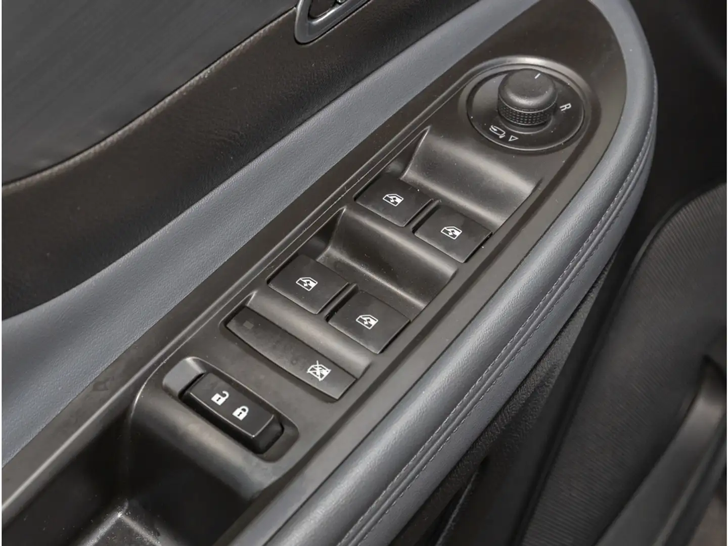 Vehicle image, number 5