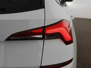 Vehicle image thumbnail, number 8