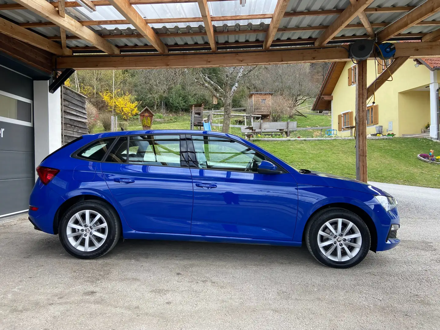 Vehicle image, number 3