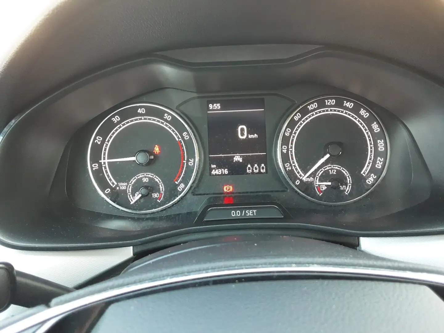 Vehicle image, number 6