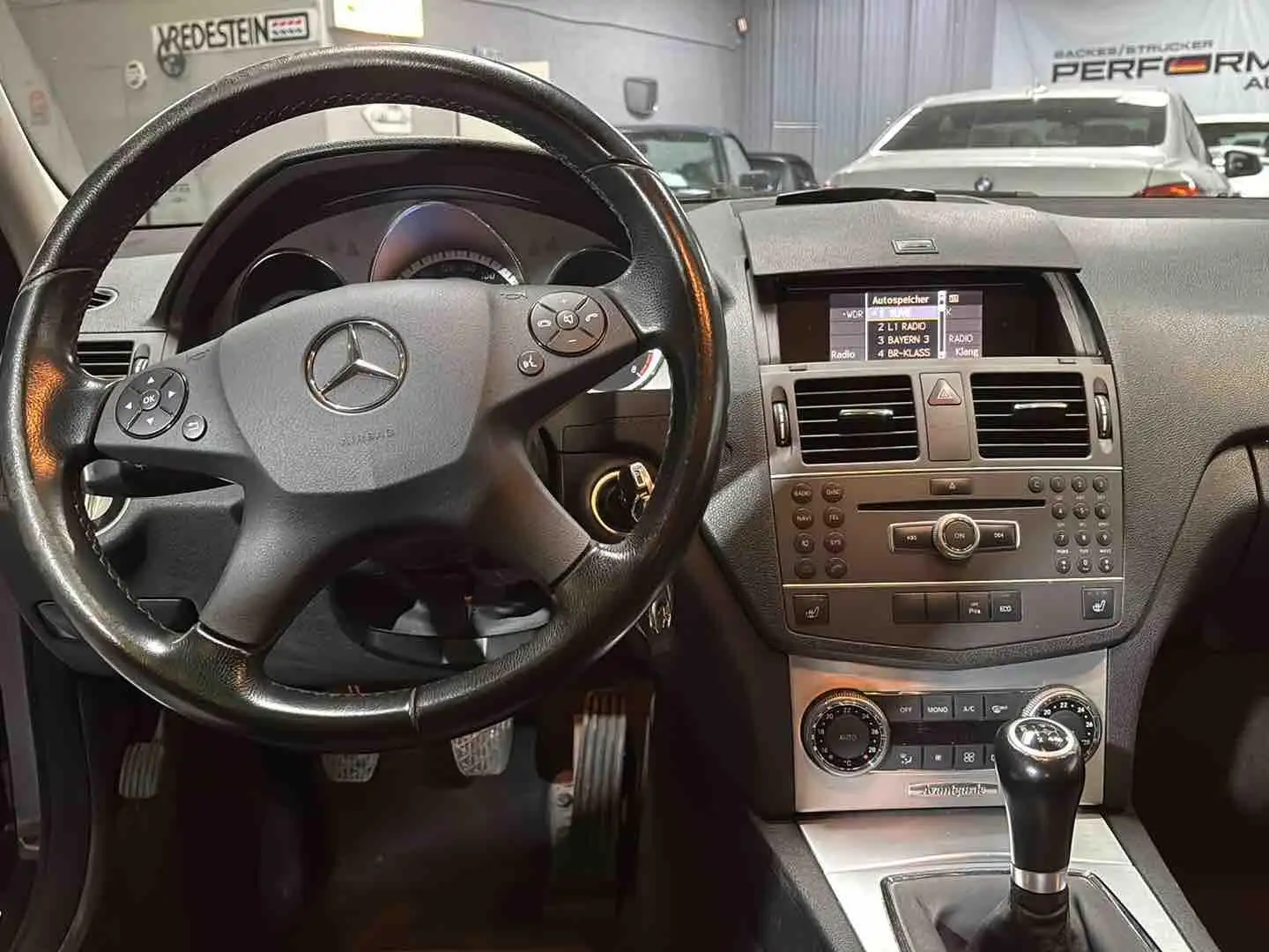 Vehicle image, number 13