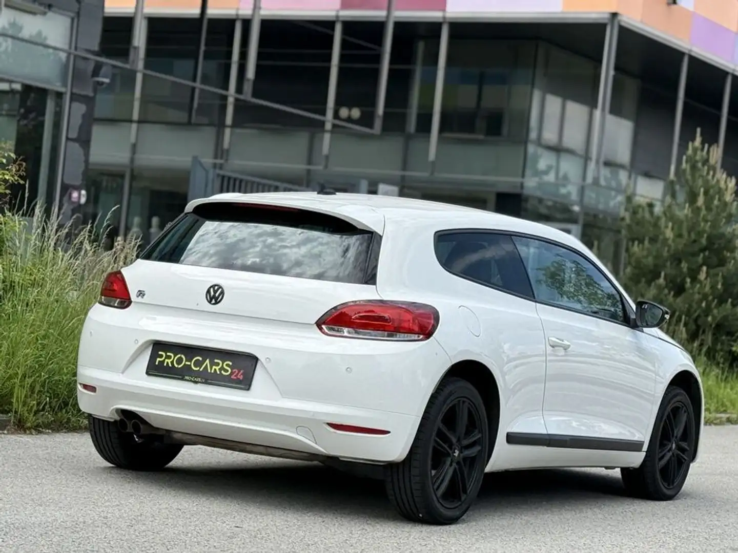 Vehicle image, number 4