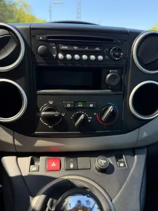 Vehicle image thumbnail, number 13
