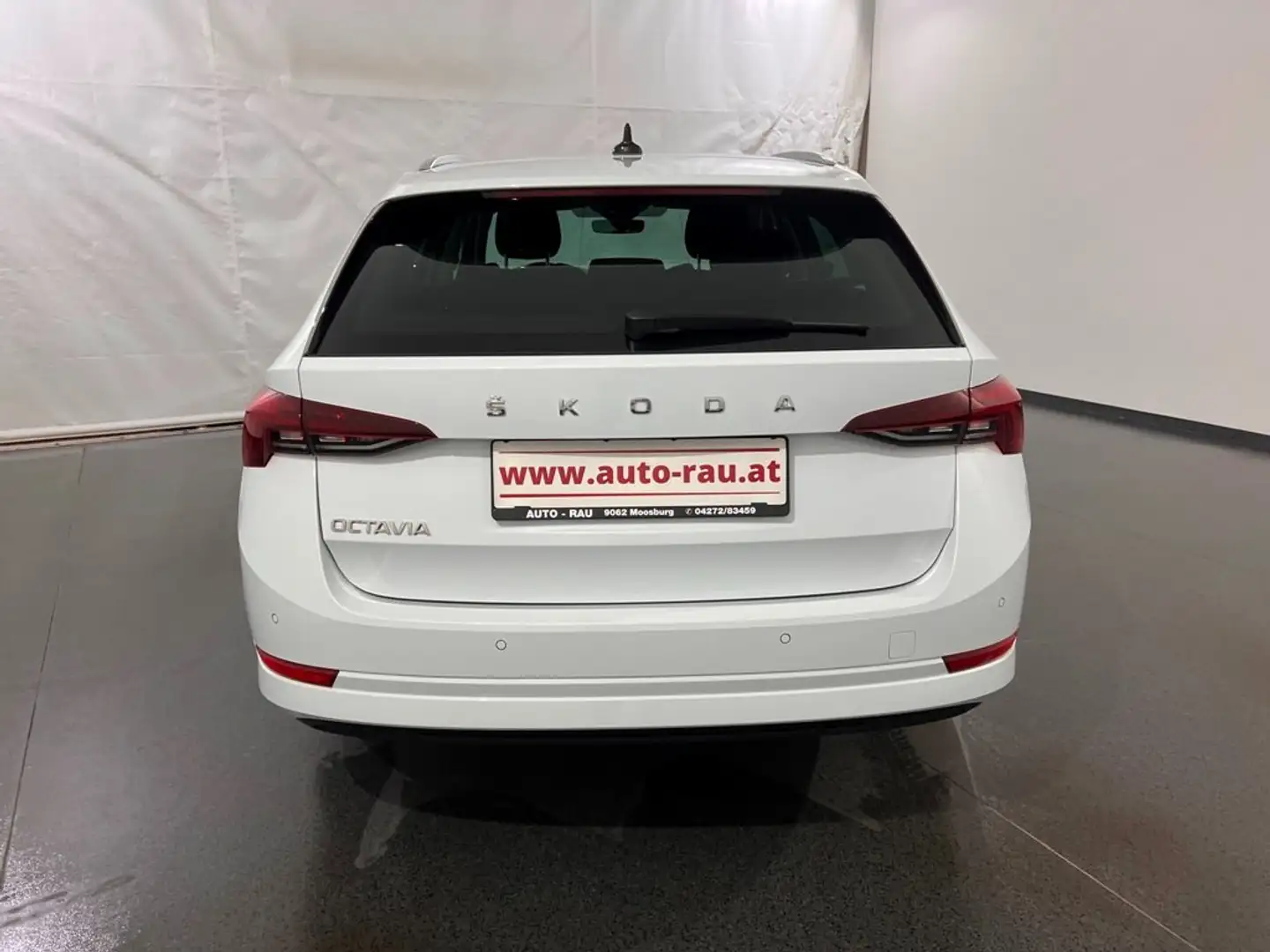 Vehicle image, number 6